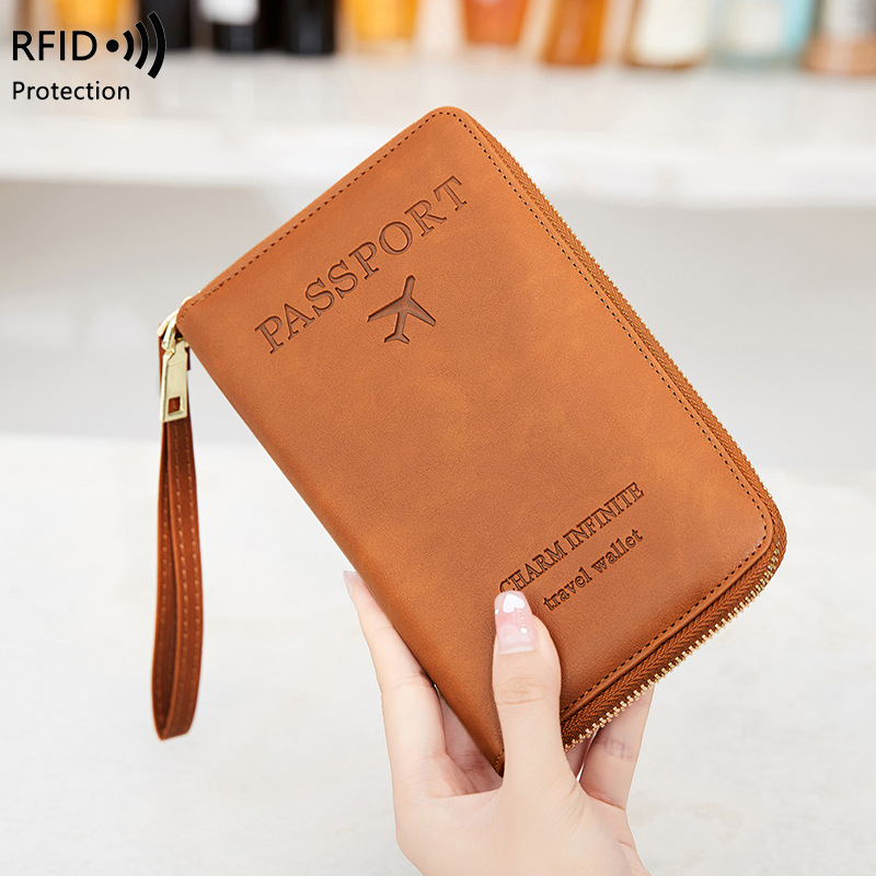 New Leather Passport Cover RFI - Travel Accessories Rfid recensione e prezzo