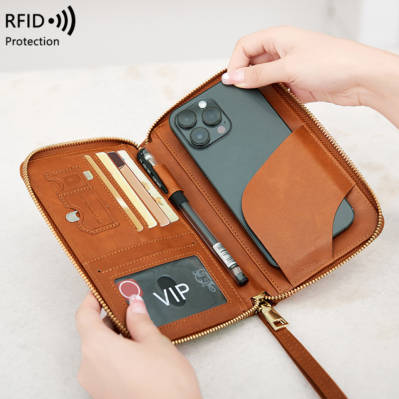 New Leather Passport Cover RFI - Travel Accessories Rfid recensione e prezzo