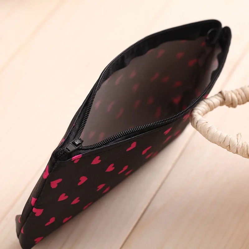 Heart Pattern Zipper Makeup Ba - Reusable Zip Bag recensione e prezzo